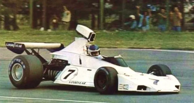 El Brabham de Carlos Alberto Reutemann, durante el Gran Premio de Argentina de Fórmula 1. Una falla de cálculo lo dejó sin la victoria a una vuelta del final.