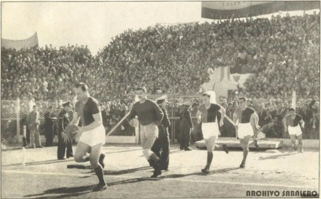 El once sabalero sale al Estadio de Barrio Centenario para disputar el clásico santafesino ante Unión. Foto: @ArchivoSabalero