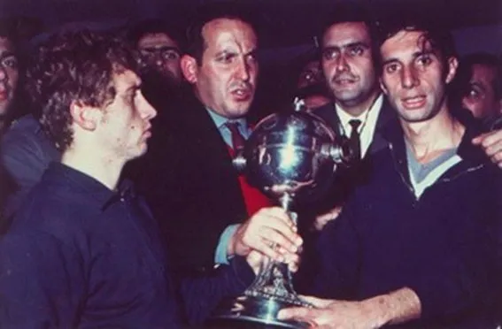 Zubeldía, Bilardo y Malbernat, con la Copa Libertadores de América.