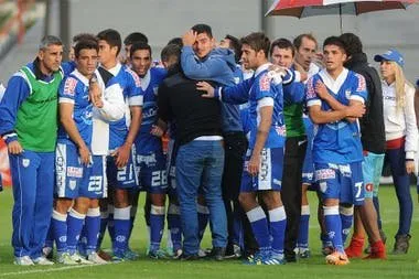 Atlético Rafaela vencía de manera agónica a Arsenal en Sarandí, lo que obligaba a Colón a realizar el gol que finalmente concretó para forzar el partido desempate.