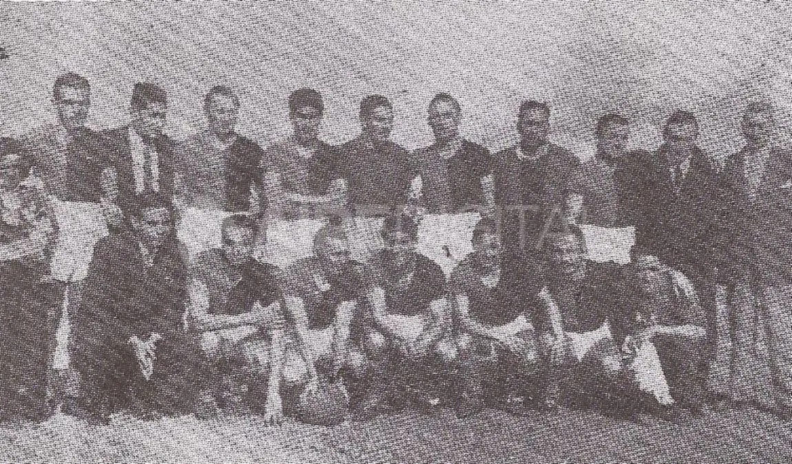 Colón ganó el primer clásico de los 92 disputados por Torneos de AFA. Fue 1 a 0 ante Unión el 1° de agosto de 1948. Salomón Elías marcó el unico gol del encuentro en el arco de la J. J. Paso.