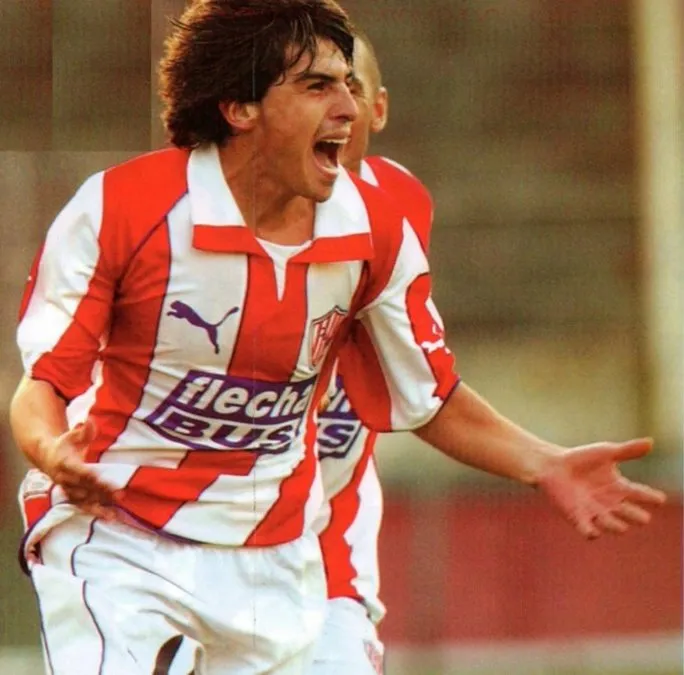 El Memo Torres, marcando el gol que salvó a Unión del abismo, ante El Porvenir. Año 2004.