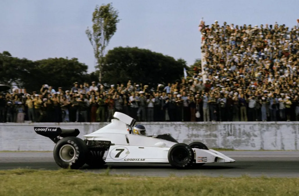 El Barbham de Carlos Alberto Reutemann se quedó sin nafta a 500 metros de la meta, en la última vuelta del Gran Premio de Argentina del año 1974.
