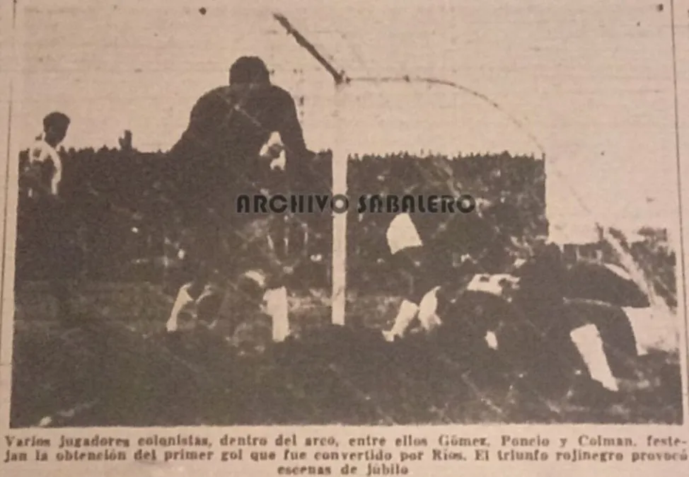 Imágenes del encuentro entre Colón y la selección argentina en el Cementerio de los Elefantes, el día 8 de septiembre de 1964. Gentileza: Archivo Sabalero.