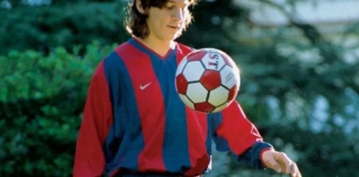 Un joven Messi dando sus primeras imágenes con la camiseta del conjunto catalán.