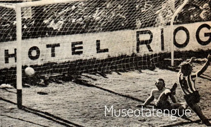 Postales históricas de aquella jornada en el 15 de Abril. Gentileza: Museo Tatengue.